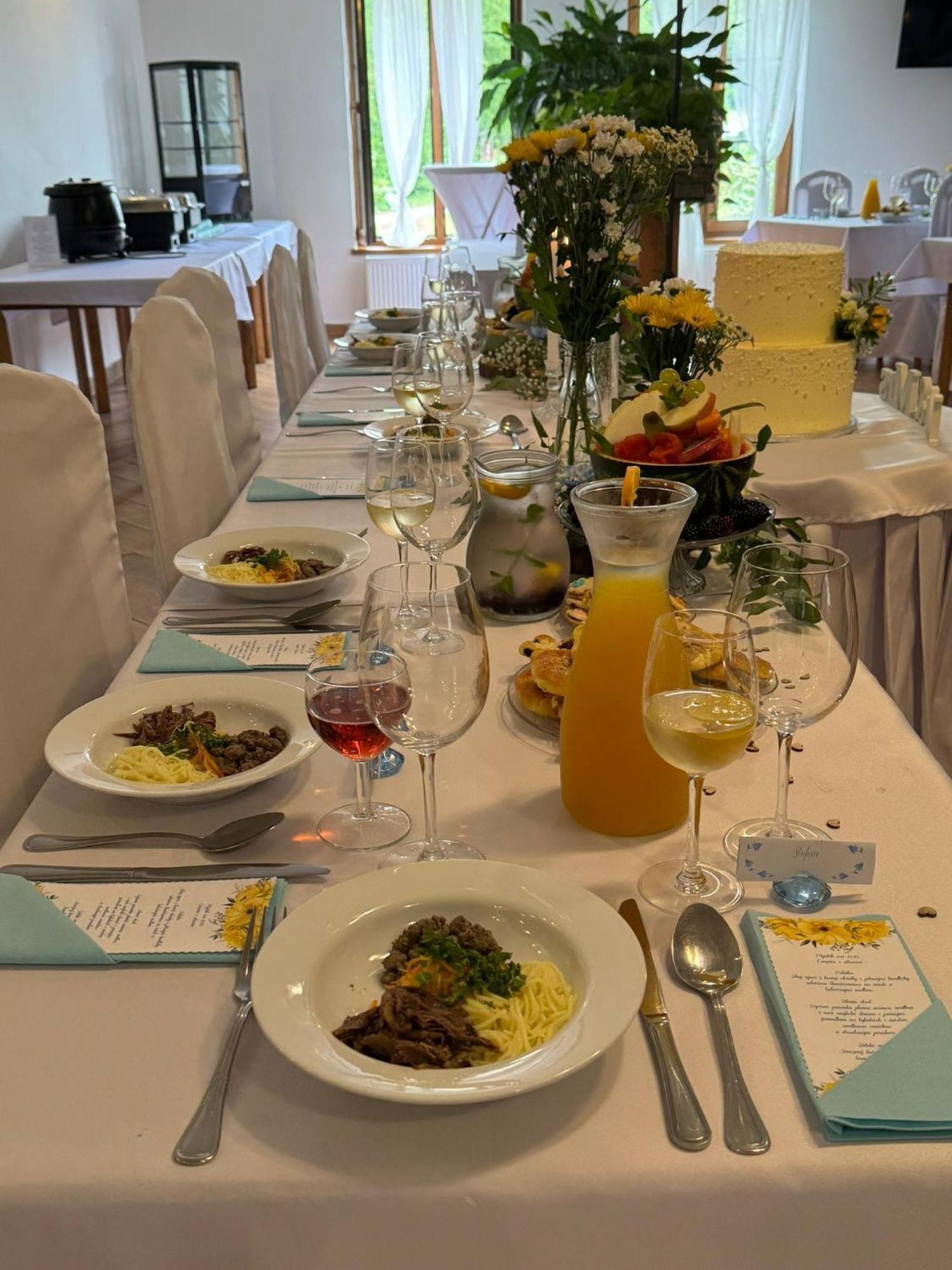 Restaurace A Penzion Lutena Dolni Lutyne المظهر الخارجي الصورة